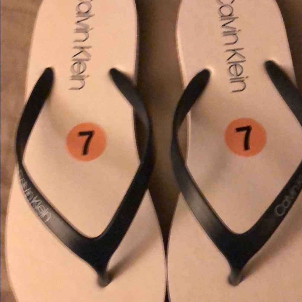 Ladies flip flops